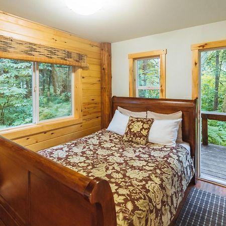 Bella Coola Grizzly Tours And Resort Hagensborg Bagian luar foto