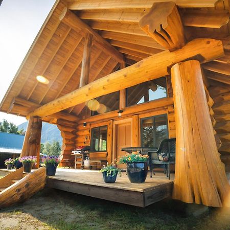 Bella Coola Grizzly Tours And Resort Hagensborg Bagian luar foto