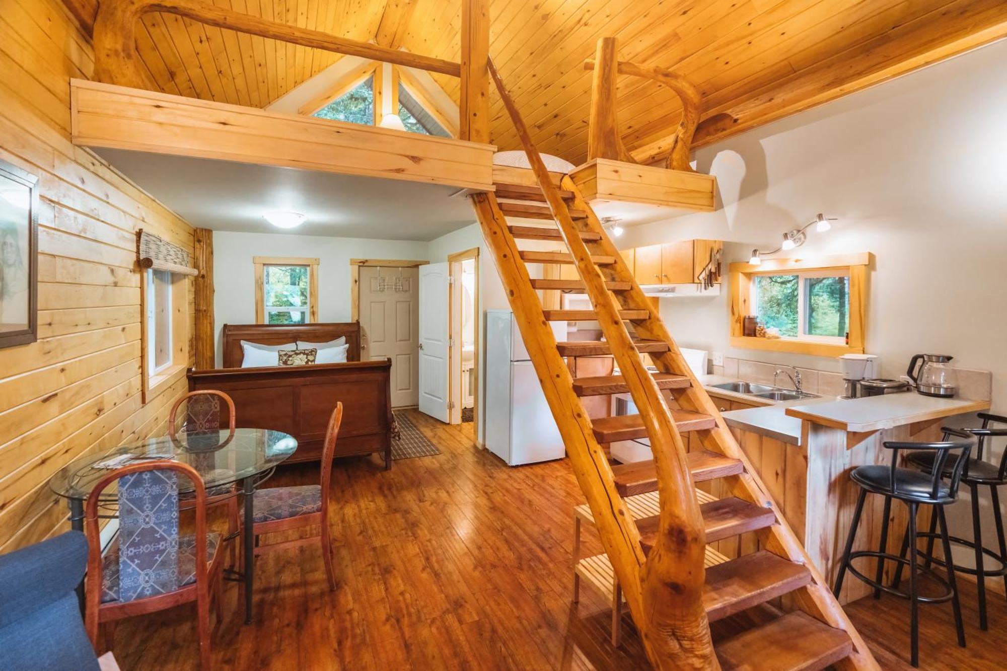 Bella Coola Grizzly Tours And Resort Hagensborg Bagian luar foto