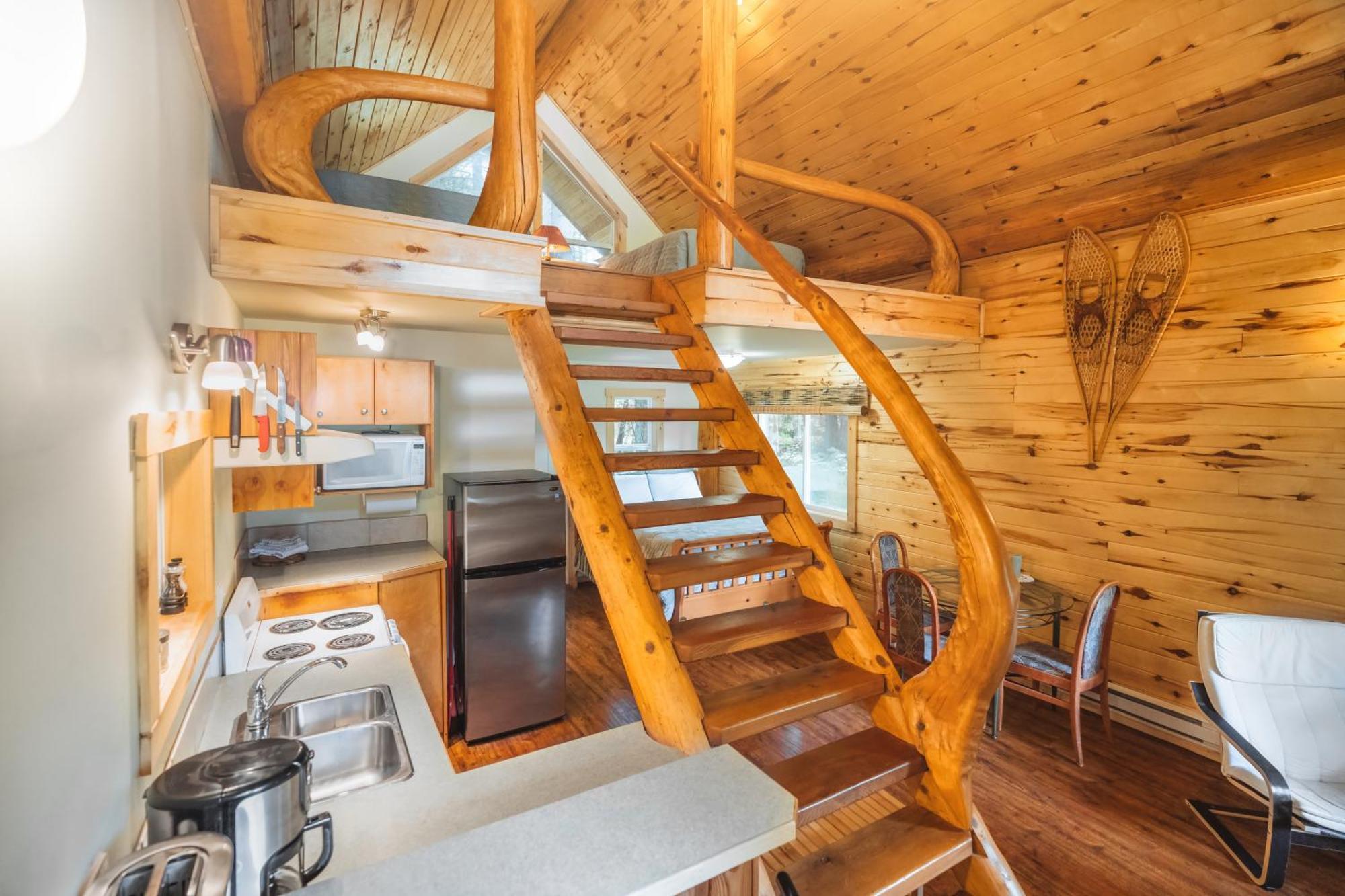 Bella Coola Grizzly Tours And Resort Hagensborg Bagian luar foto