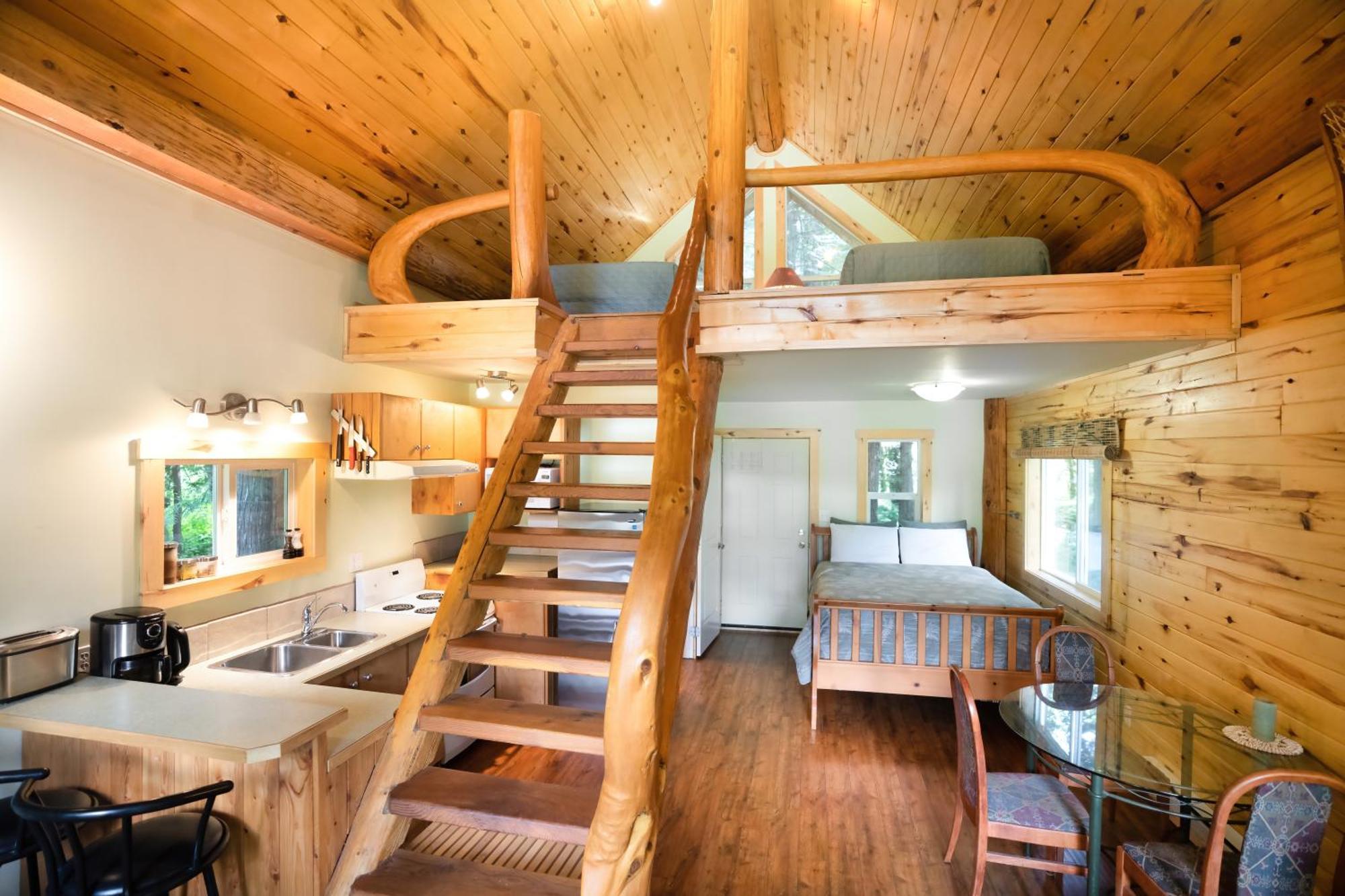 Bella Coola Grizzly Tours And Resort Hagensborg Bagian luar foto