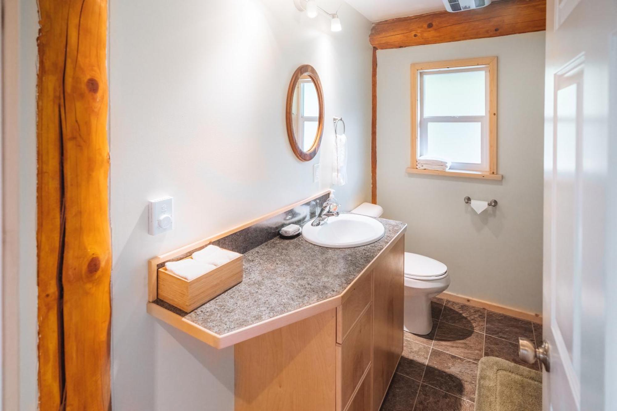 Bella Coola Grizzly Tours And Resort Hagensborg Bagian luar foto