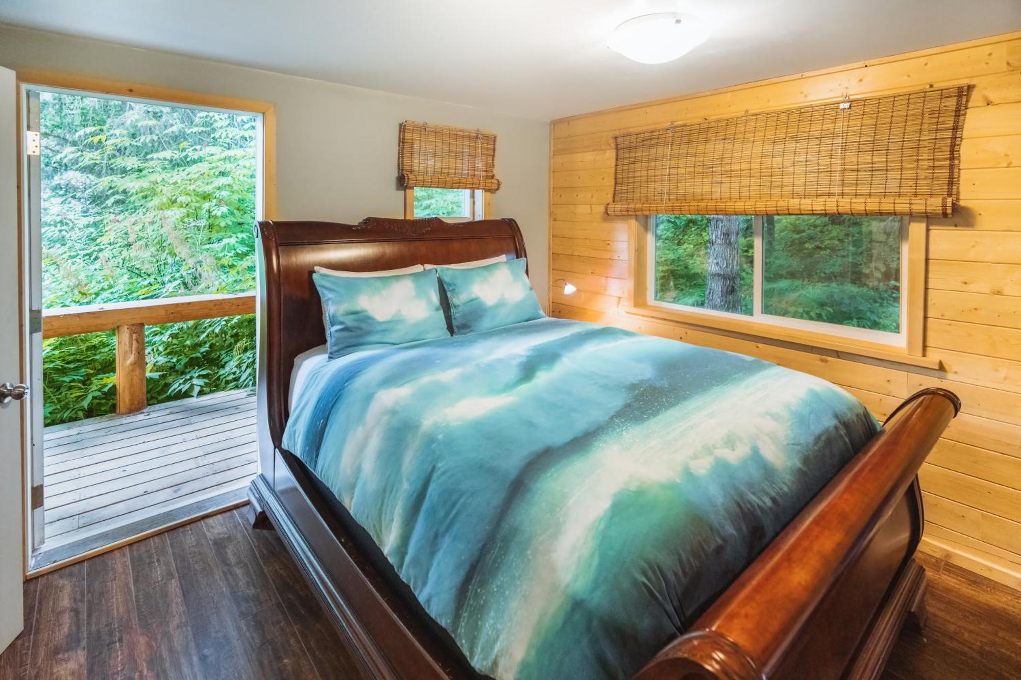 Bella Coola Grizzly Tours And Resort Hagensborg Bagian luar foto