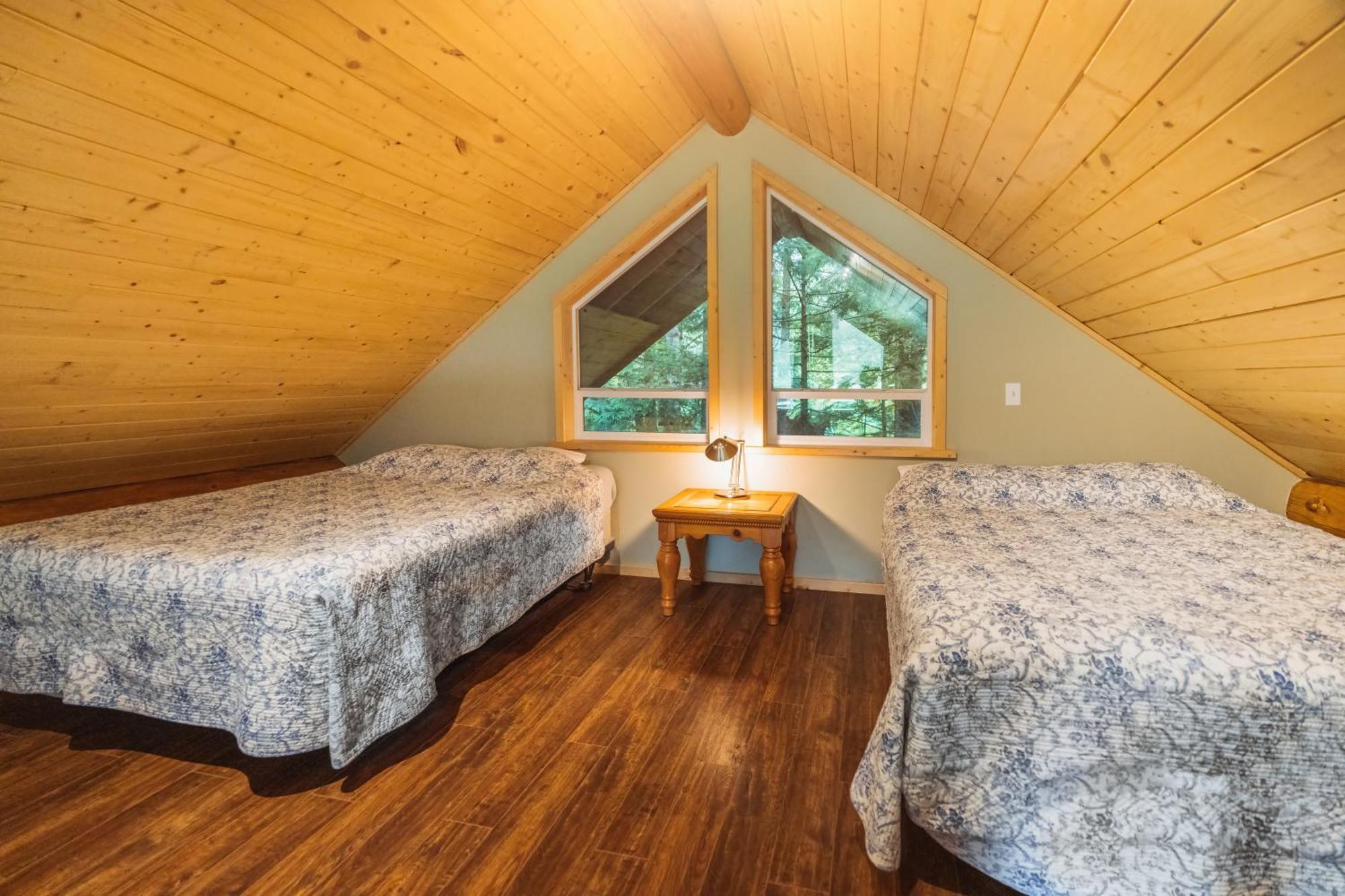 Bella Coola Grizzly Tours And Resort Hagensborg Bagian luar foto