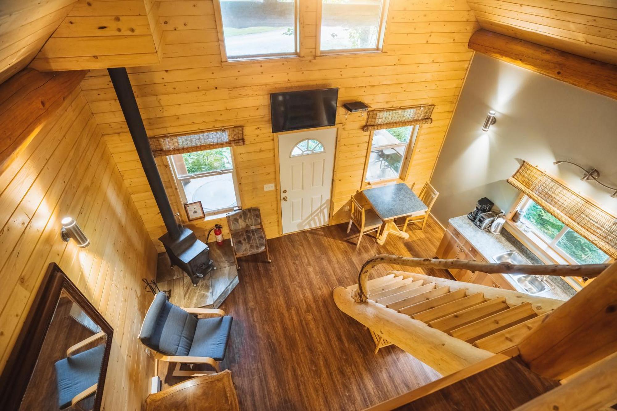 Bella Coola Grizzly Tours And Resort Hagensborg Bagian luar foto
