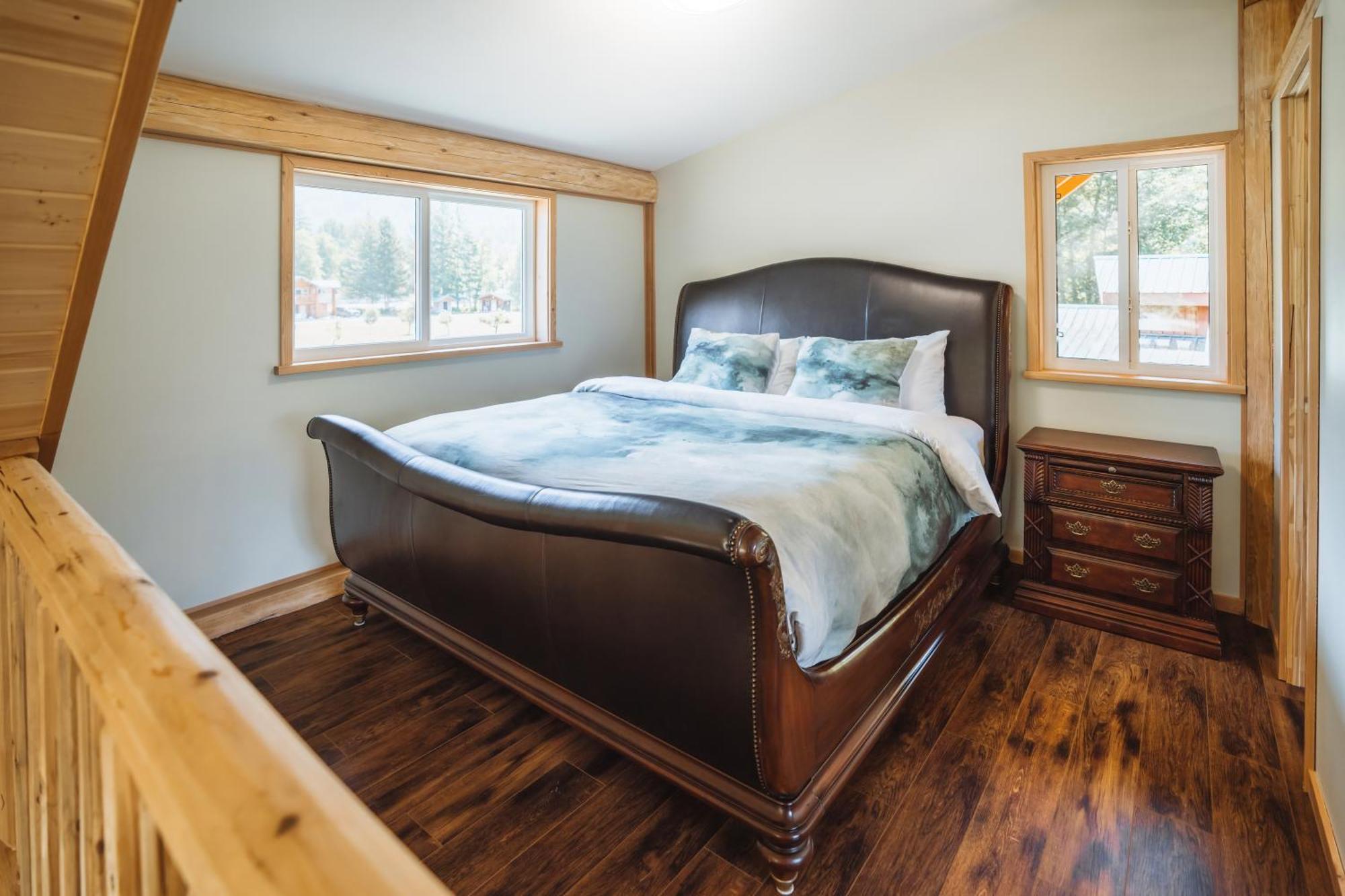 Bella Coola Grizzly Tours And Resort Hagensborg Bagian luar foto