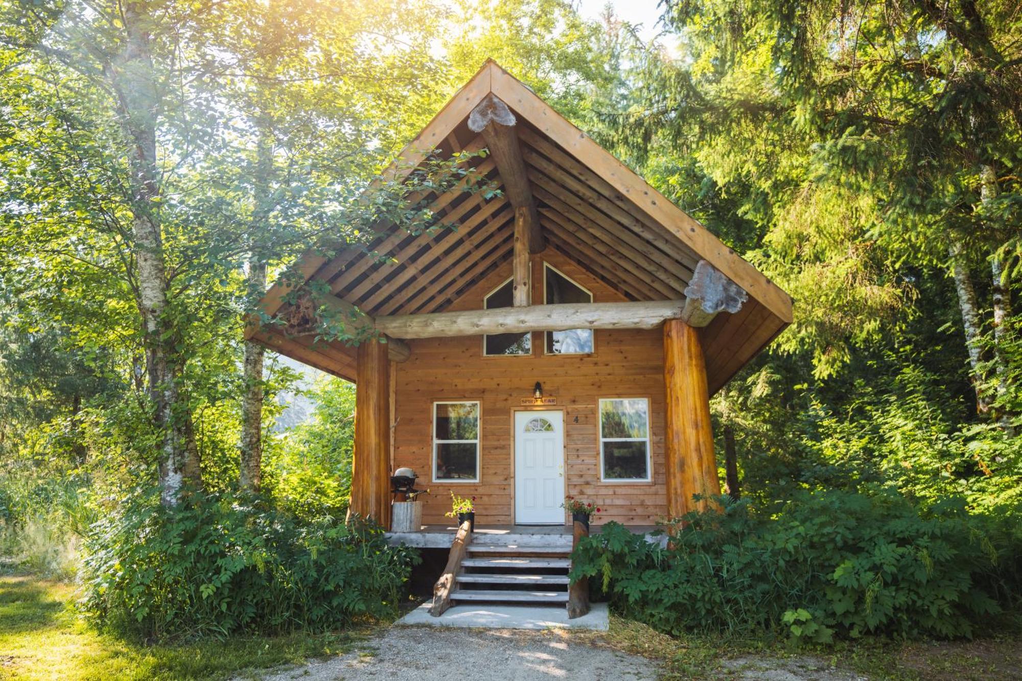Bella Coola Grizzly Tours And Resort Hagensborg Bagian luar foto