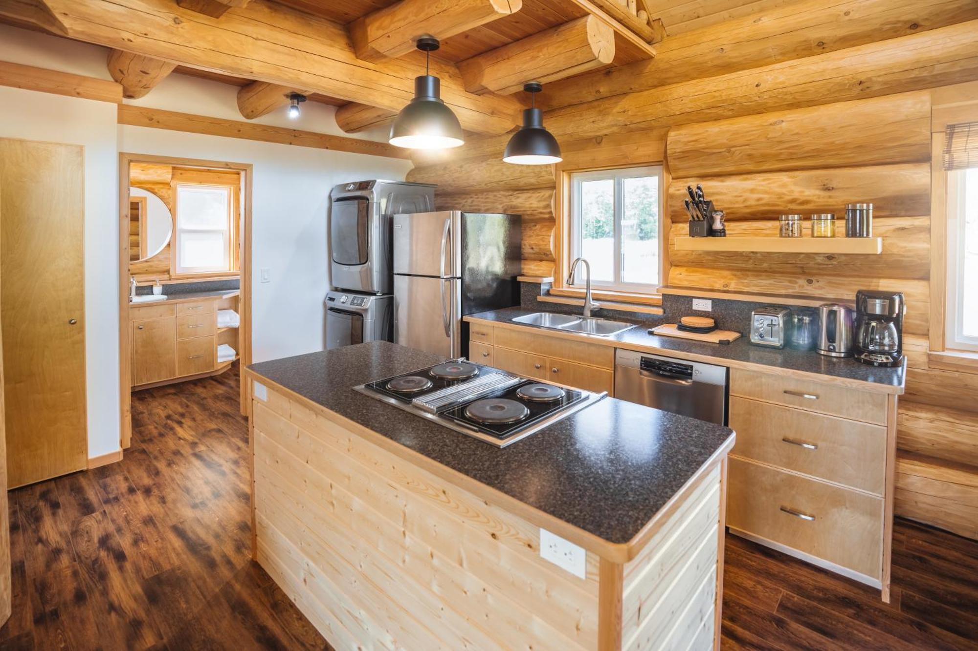 Bella Coola Grizzly Tours And Resort Hagensborg Bagian luar foto