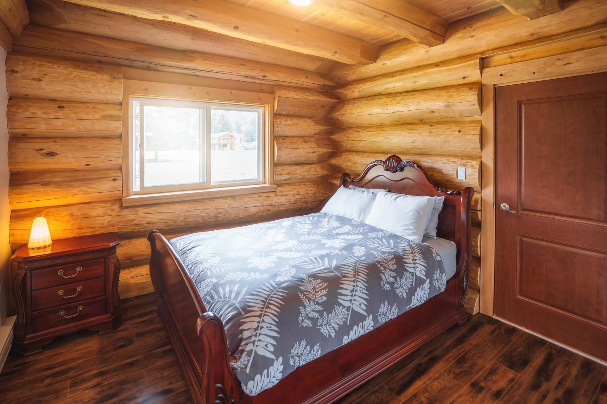 Bella Coola Grizzly Tours And Resort Hagensborg Bagian luar foto